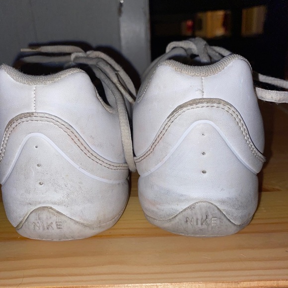 nike women's sideline iii cheerleading shoes